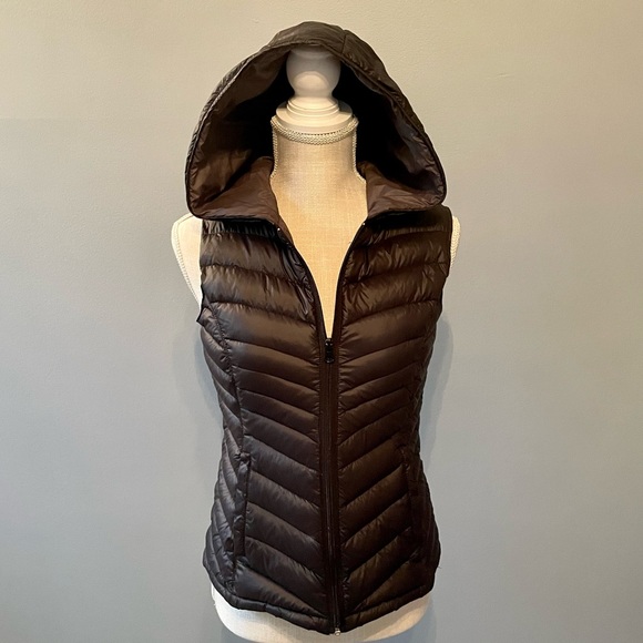 Bernardo Goose Down Quilted Puffer Vest 